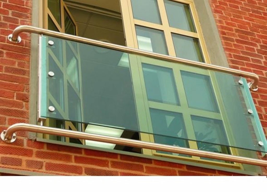 Ограждение балкона из стекла