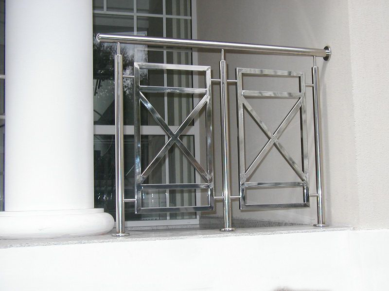 пример выполненной работы дизайнерские перила для лестницы